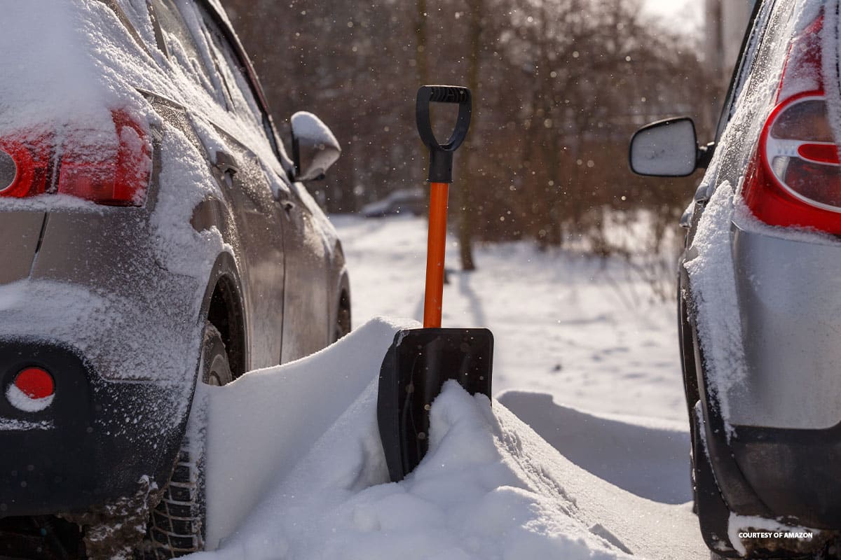 10 Car Snow Shovels that can Handle Canadian Winters